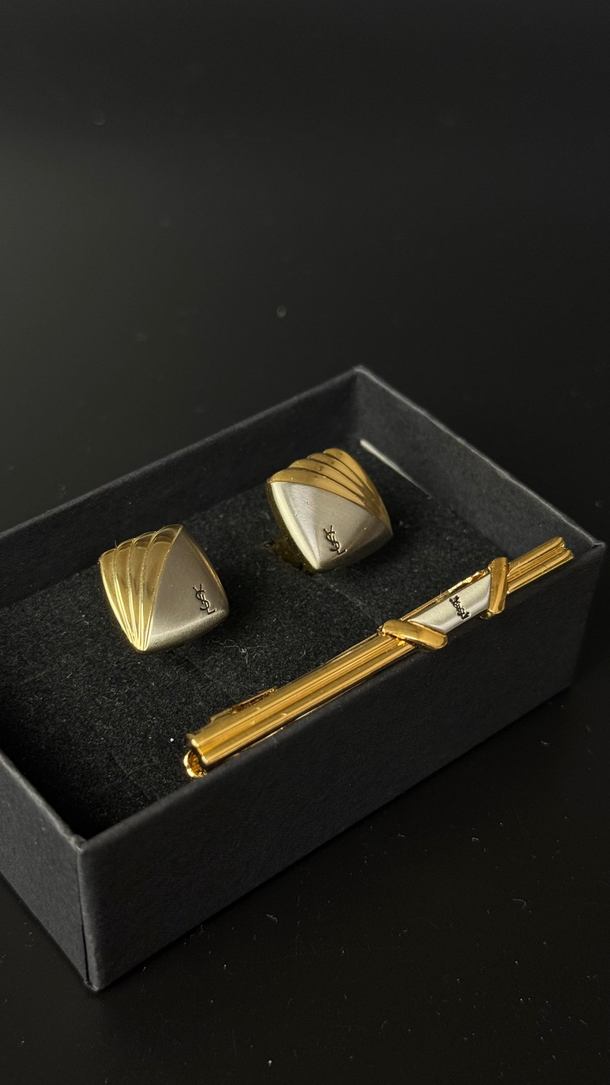 Yves Saint Laurent – spinki do mankietów + spinka do krawata