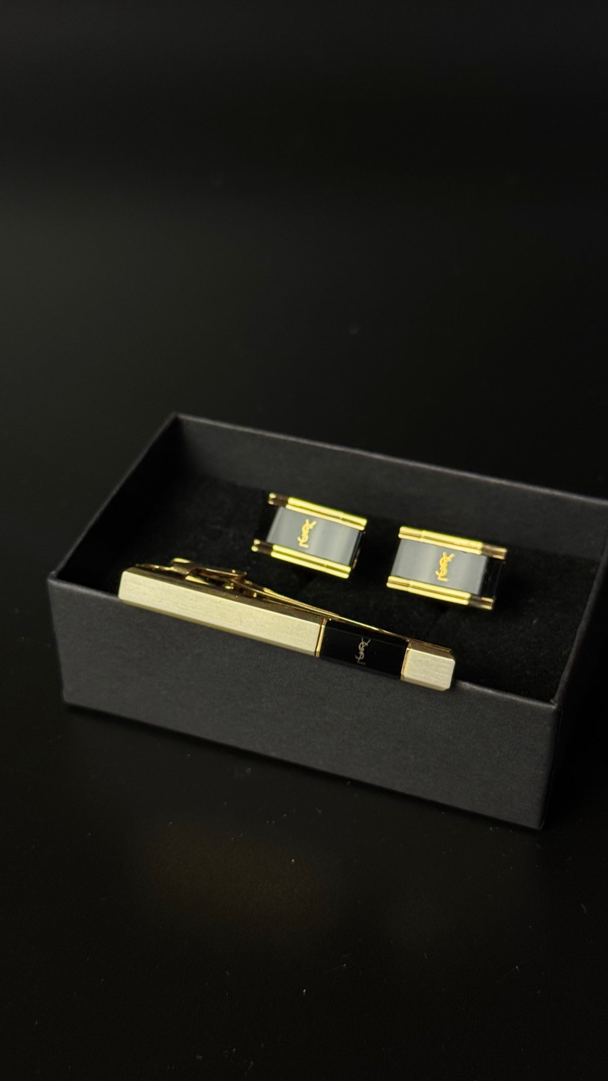 Yves Saint Laurent – spinki do mankietów + spinka do krawata