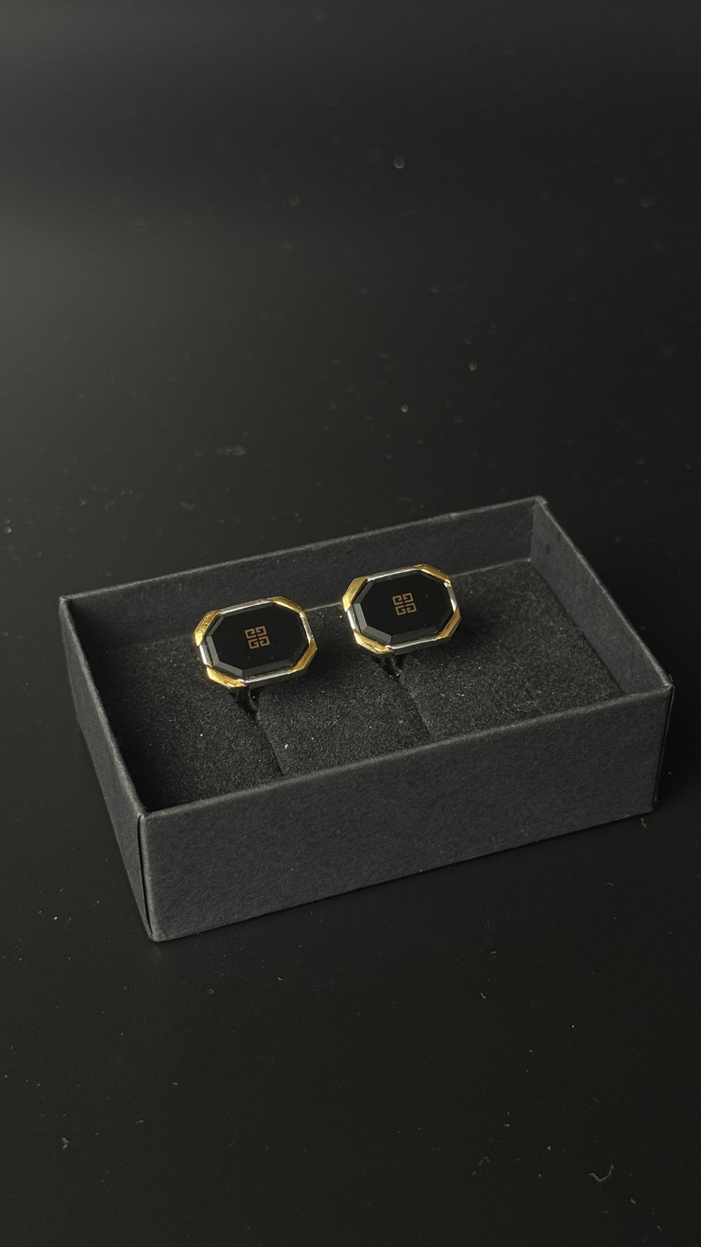 Givenchy – spinki do mankietów