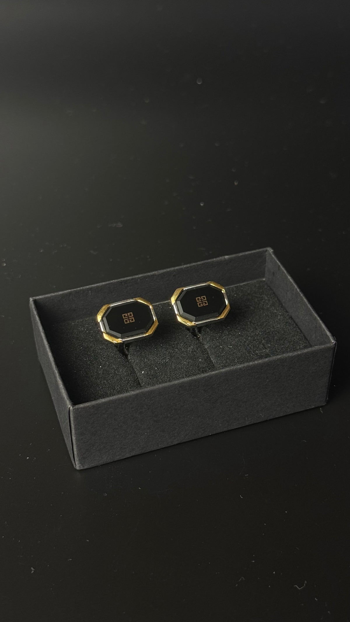 Givenchy – spinki do mankietów