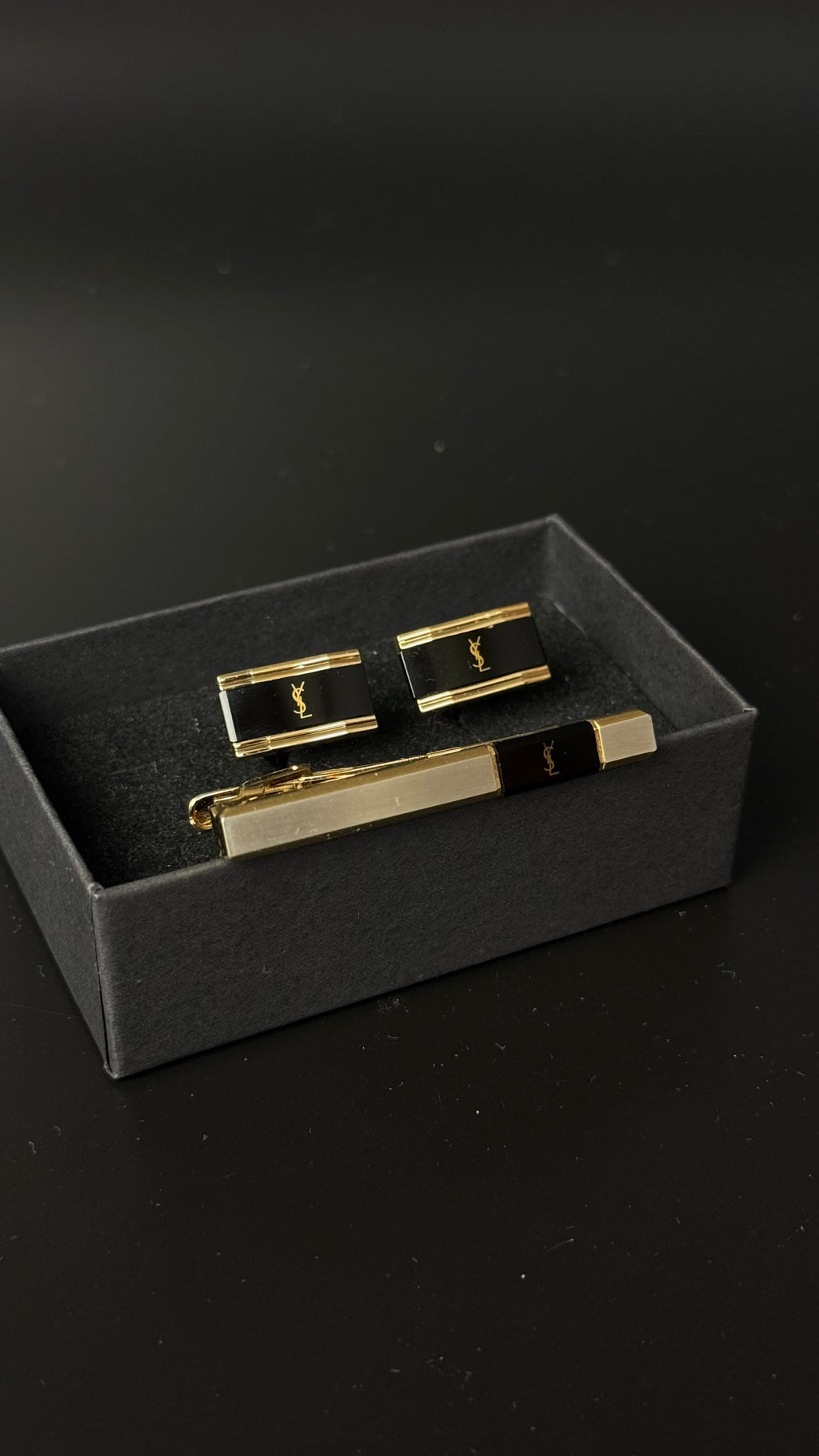 Yves Saint Laurent – spinki do mankietów + spinka do krawata