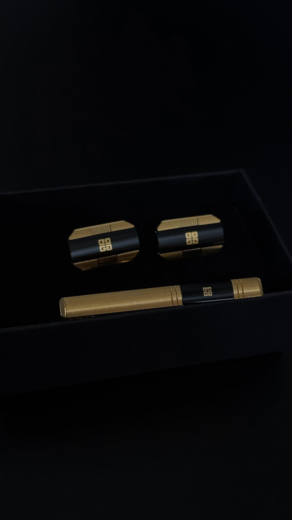 Givenchy – spinki do mankietów + spinka do krawata