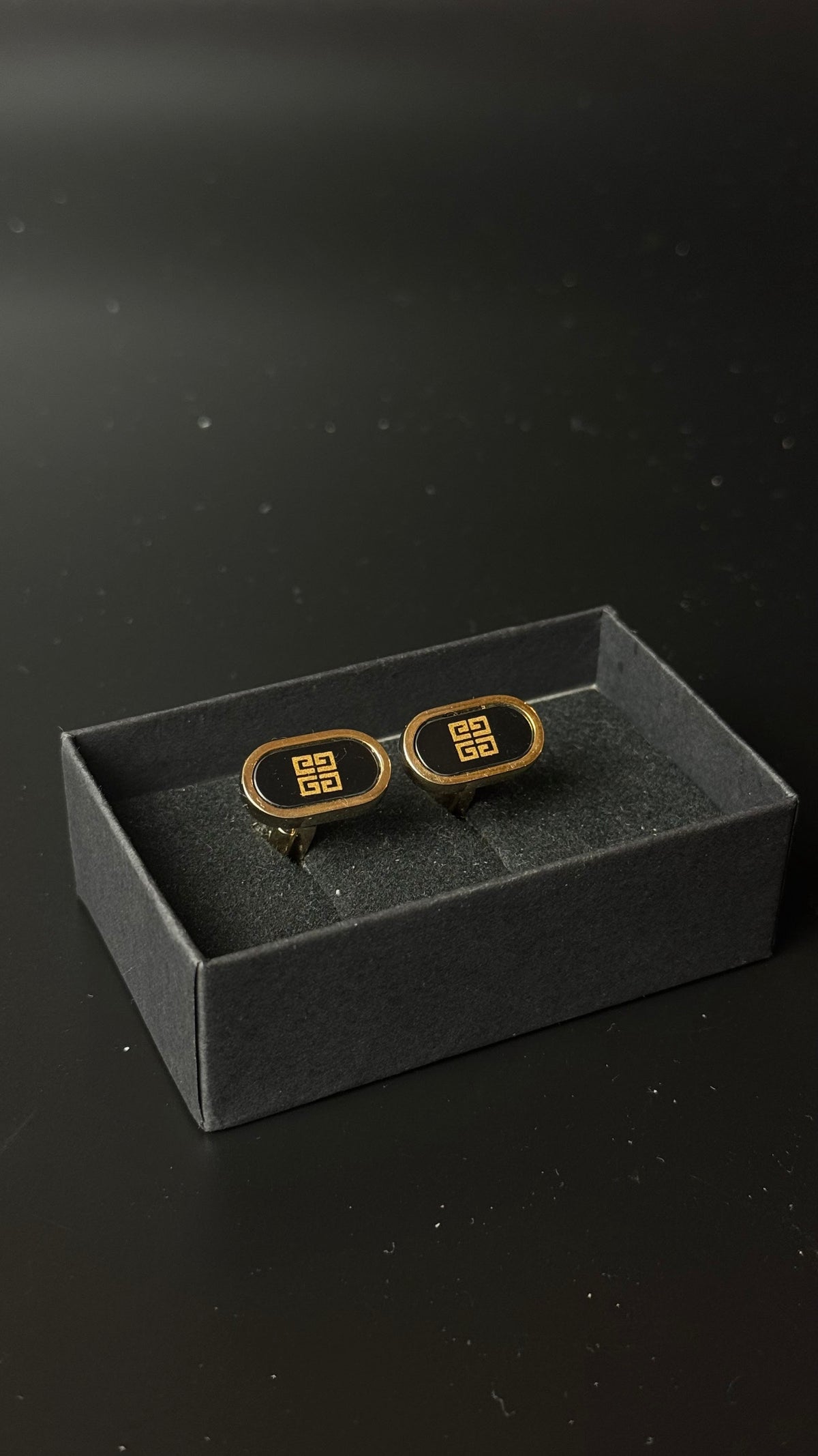 Givenchy – spinki do mankietów