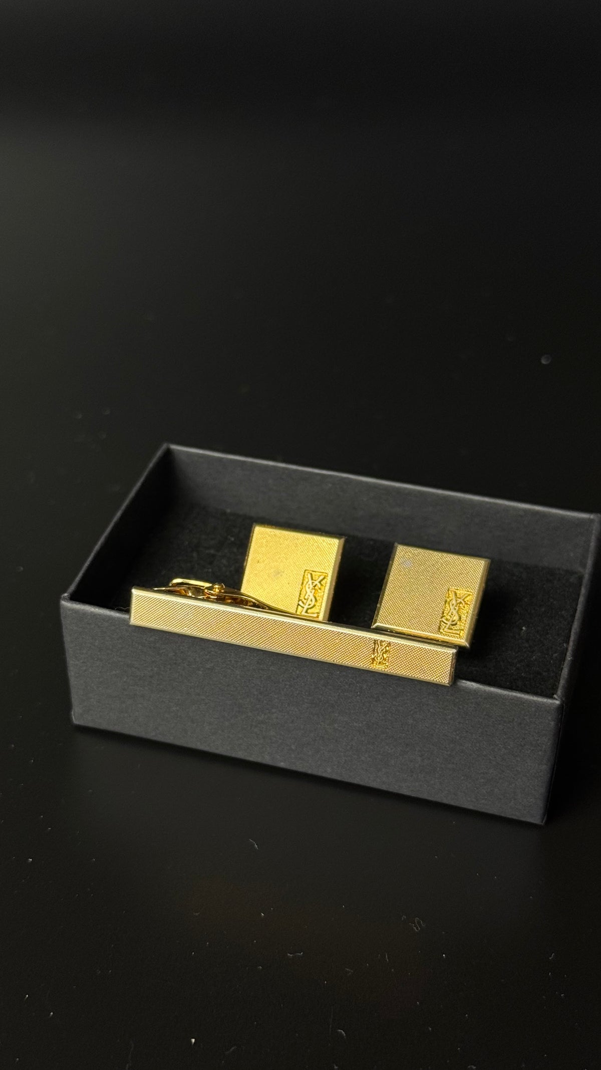 Yves Saint Laurent – spinki do mankietów + spinka do krawata