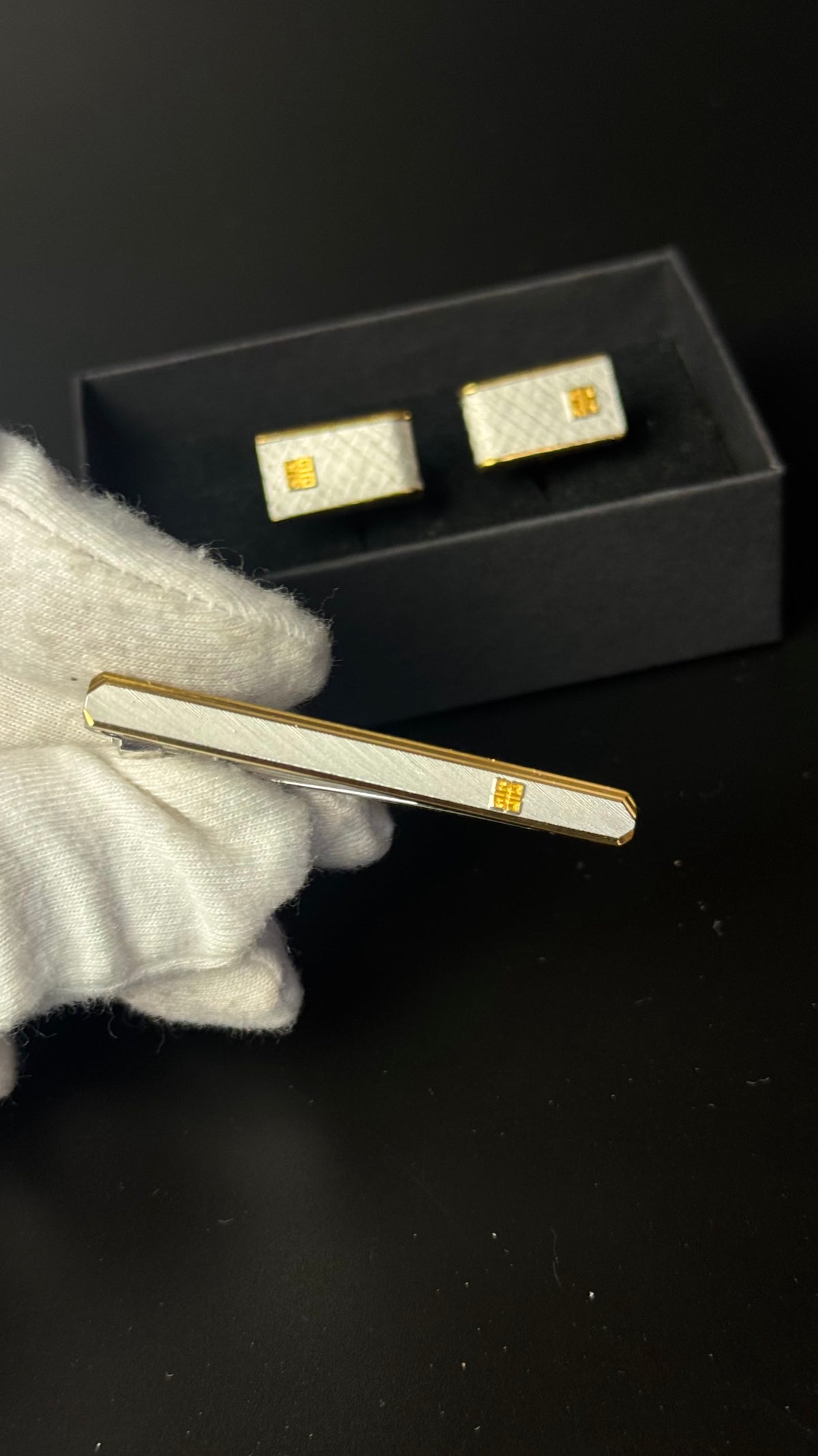 Givenchy – spinki do mankietów + spinka do krawata