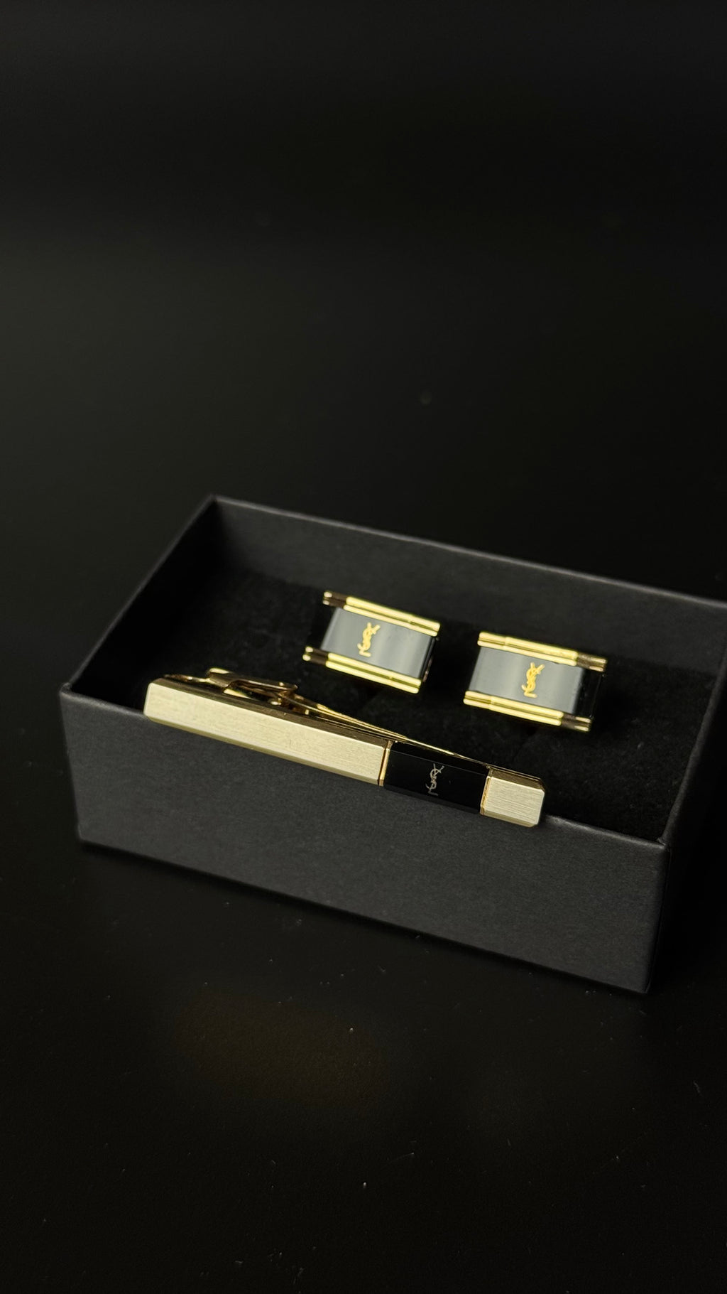 Yves Saint Laurent – spinki do mankietów + spinka do krawata