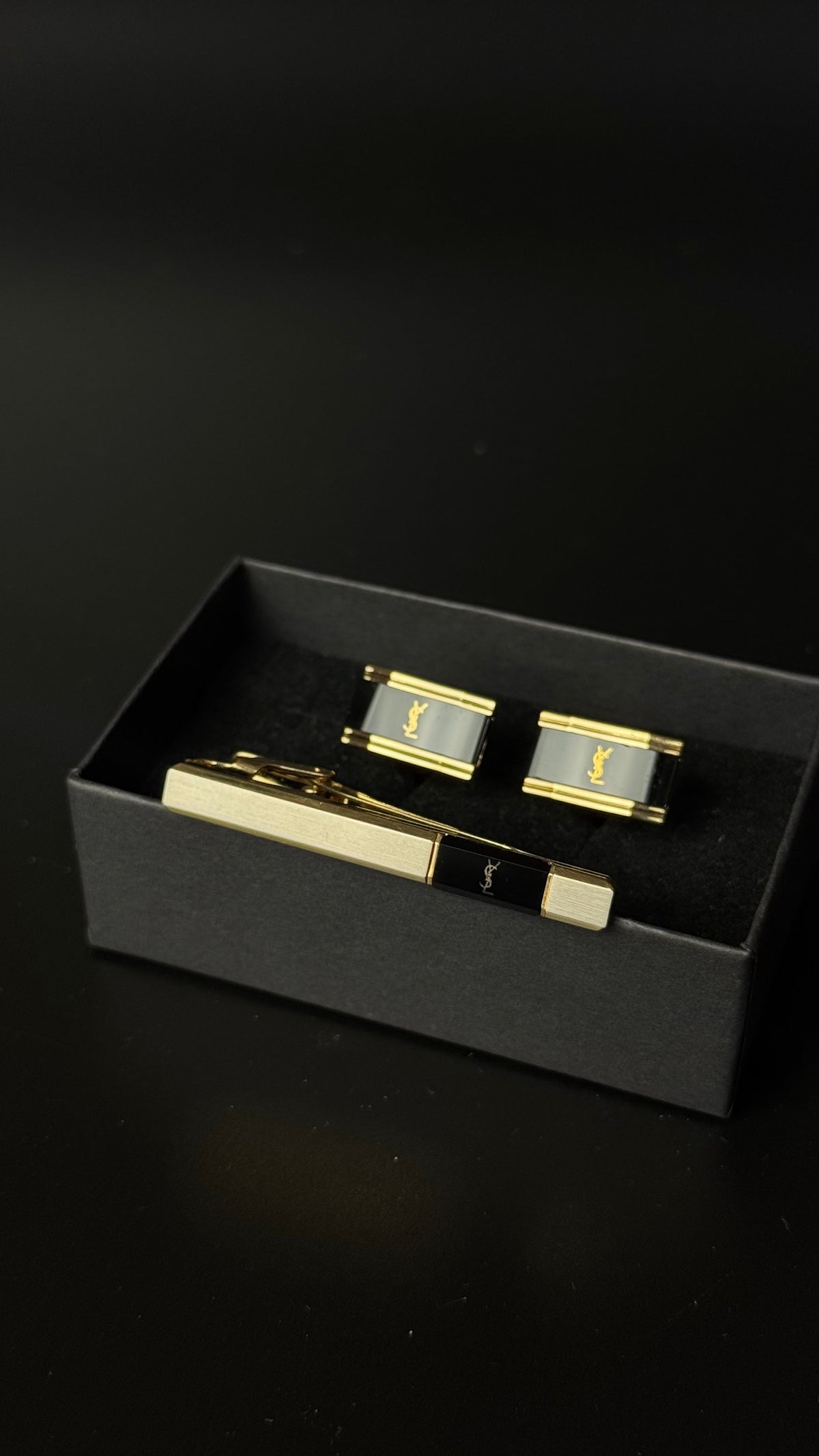 Yves Saint Laurent – spinki do mankietów + spinka do krawata