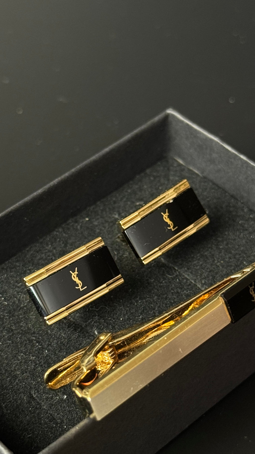 Yves Saint Laurent – spinki do mankietów + spinka do krawata