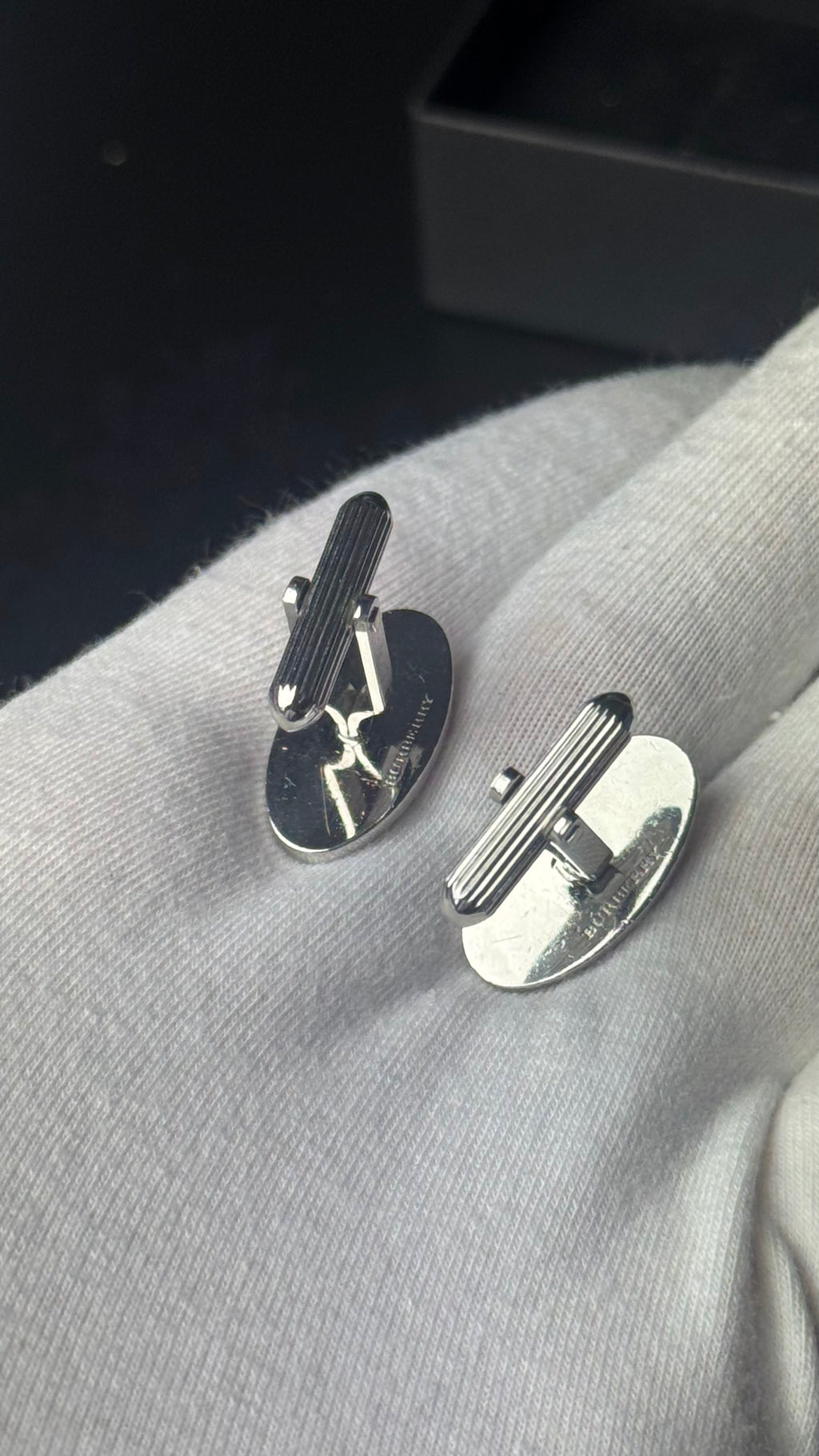 Burberry – spinki do mankietów + spinka do krawata