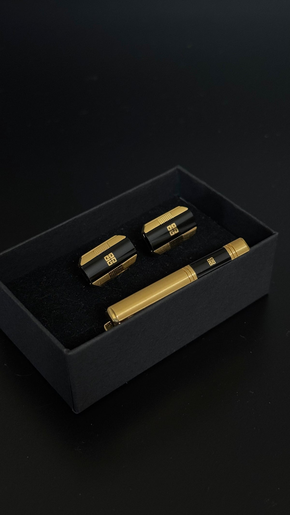 Givenchy – spinki do mankietów + spinka do krawata