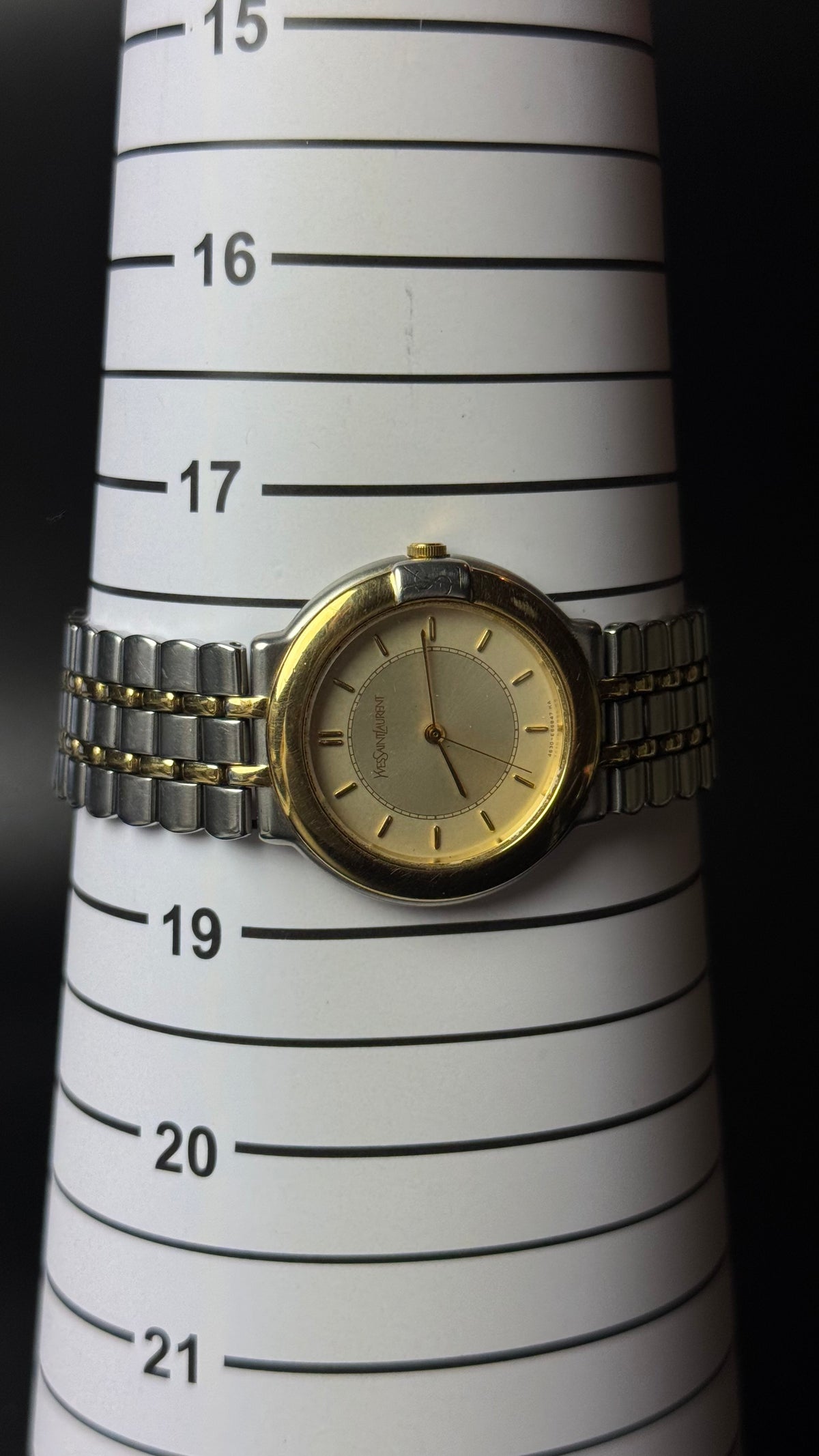 Yves Saint Laurent – zegarek vintage z szampańską tarczą na dwukolorowej bransolecie