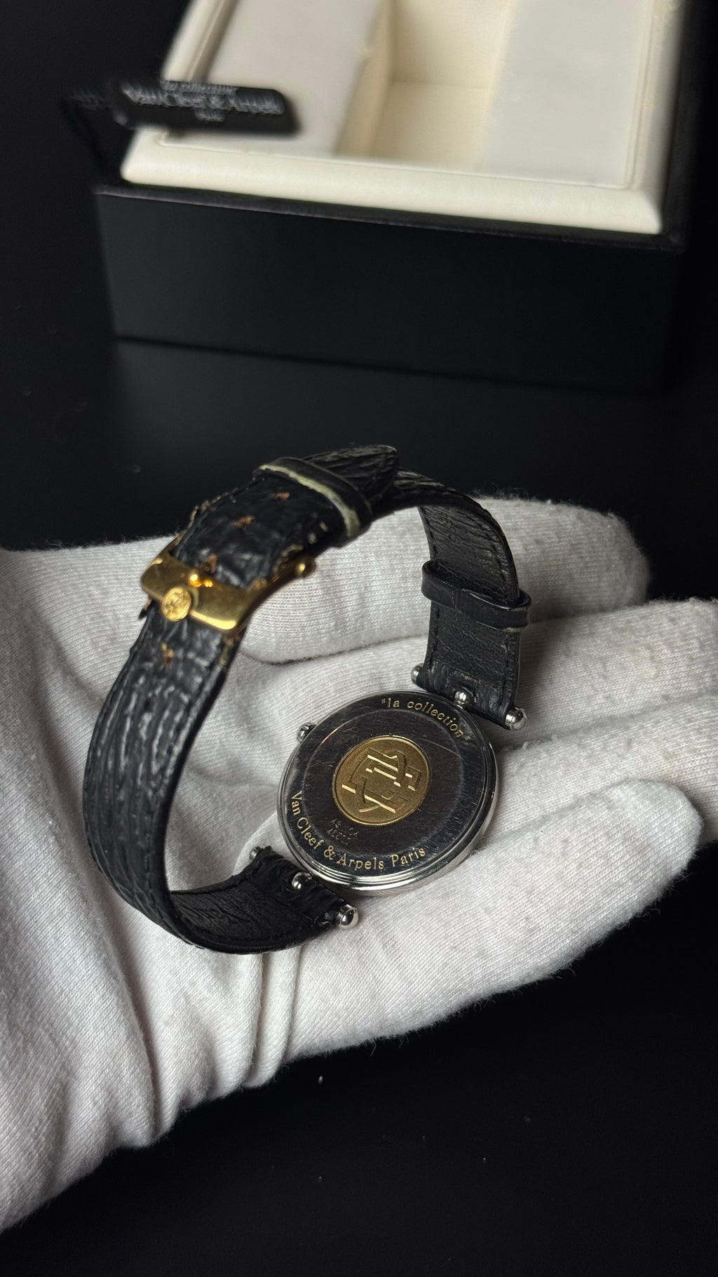 Van Cleef & Arpels La Collection – zegarek vintage z białą tarczą i dwukolorową kopertą