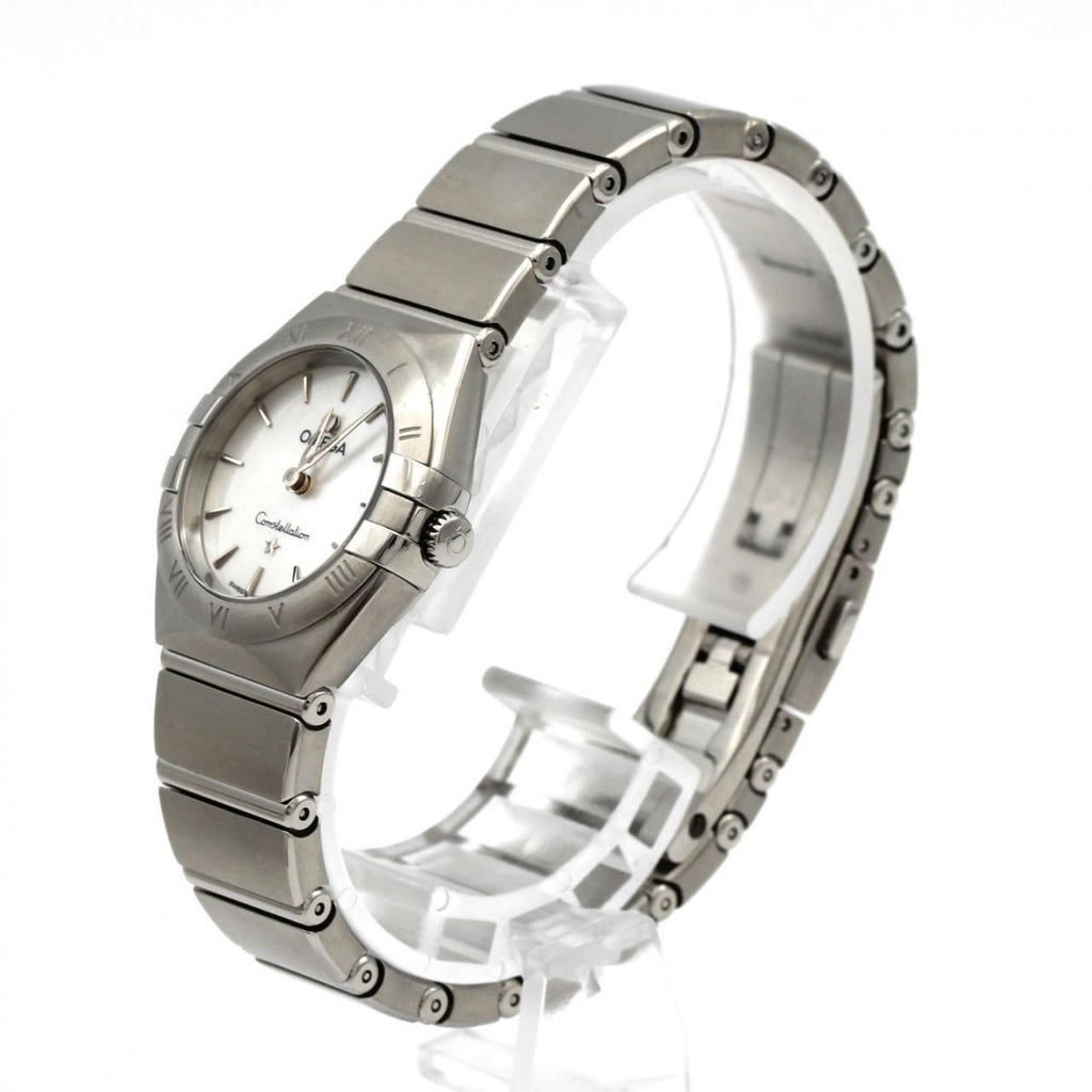Omega Constellation Manhattan 131.10.25.60.05.001 – tarcza z masy perłowej, stalowa bransoleta