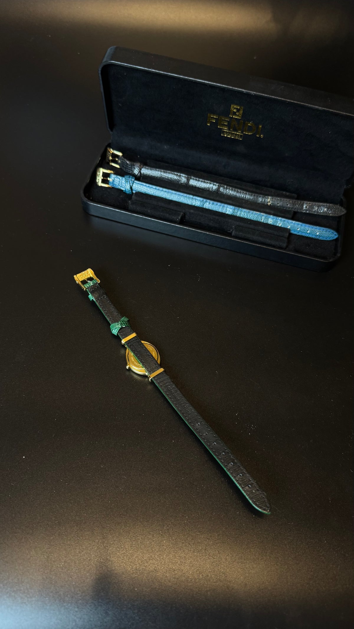 Fendi Vintage – Gold Oval Watch | Złoty zegarek z wymiennymi paskami