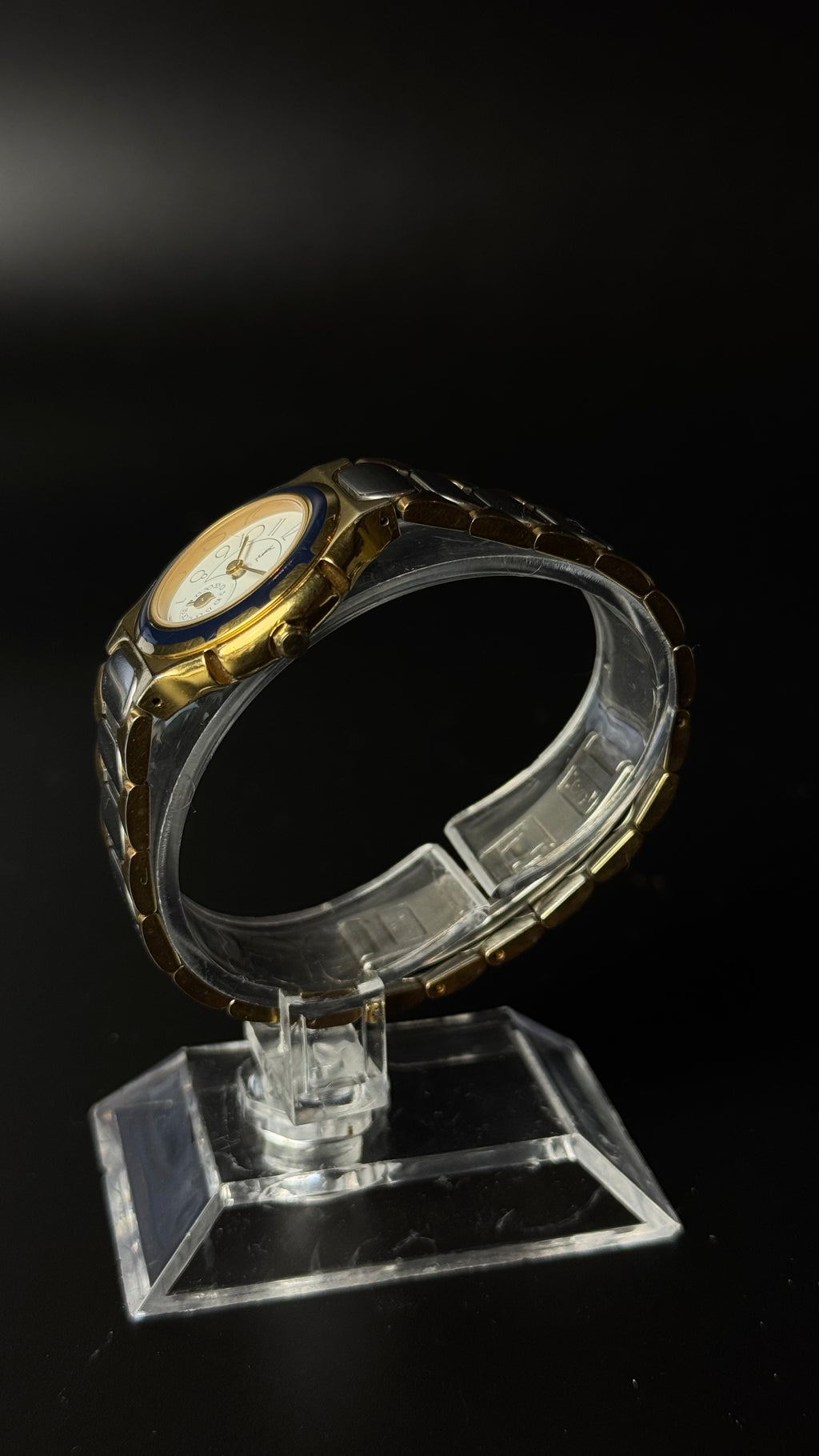 Yves Saint Laurent YSL – kremowa tarcza, granatowy bezel