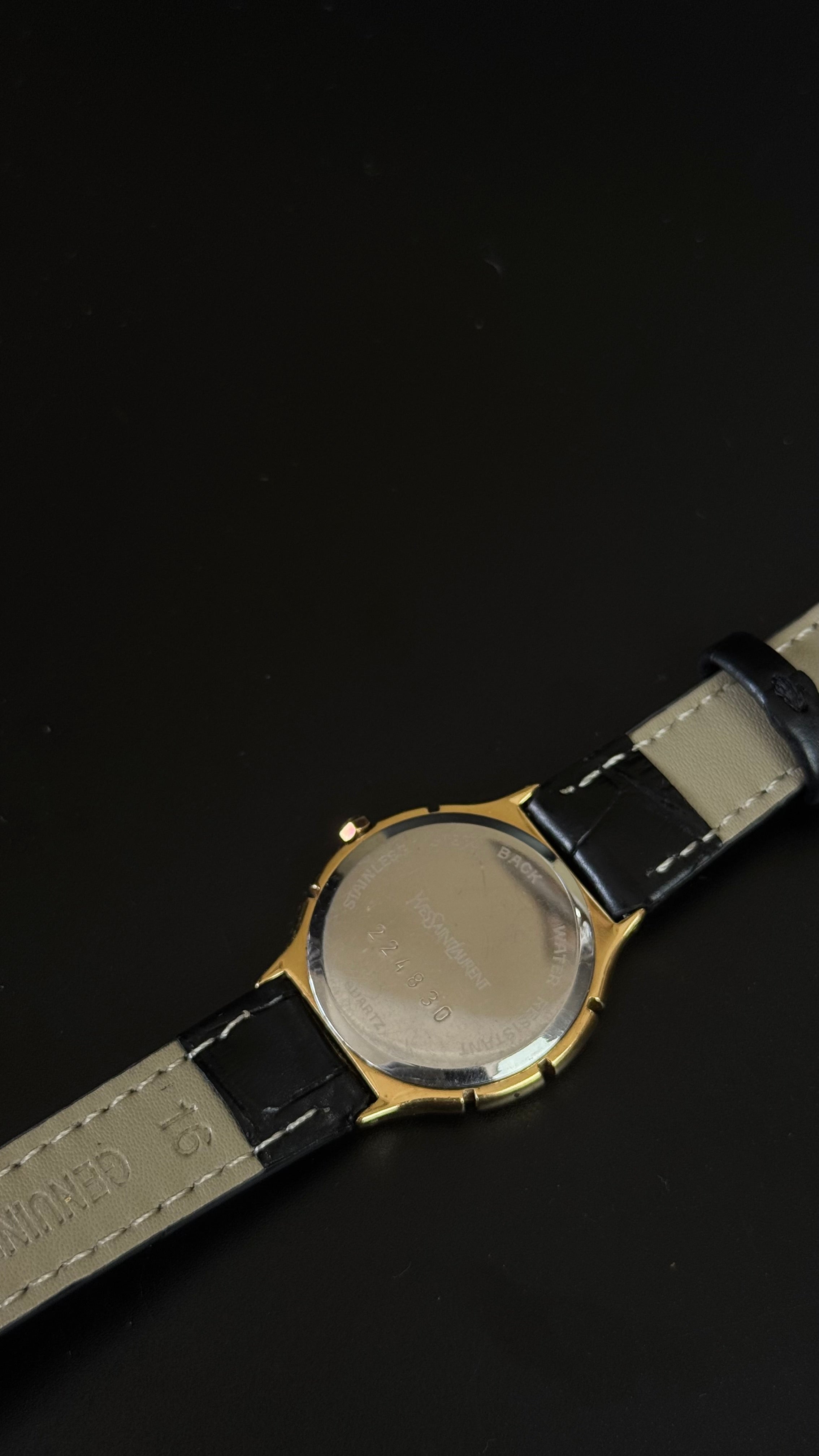 Vintage Yves Saint Laurent 224830 Quartz