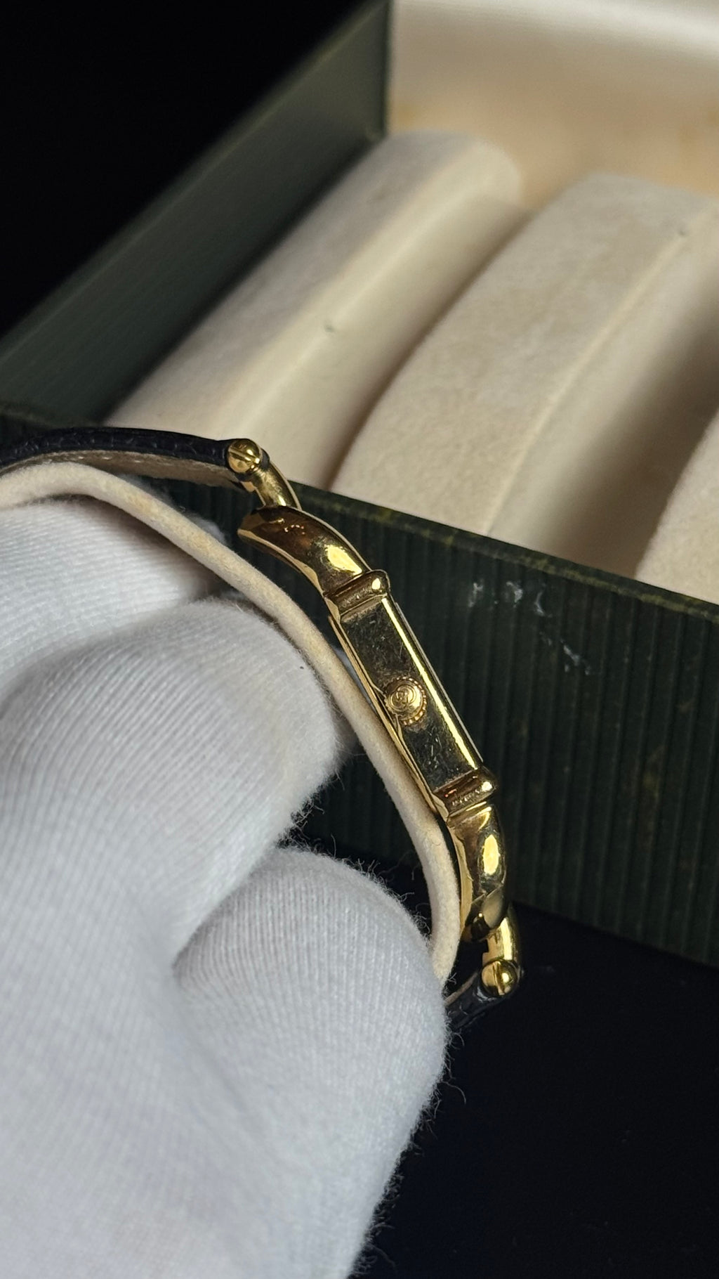 Gucci 1800L Vintage Zegarek Damski Gold Tone