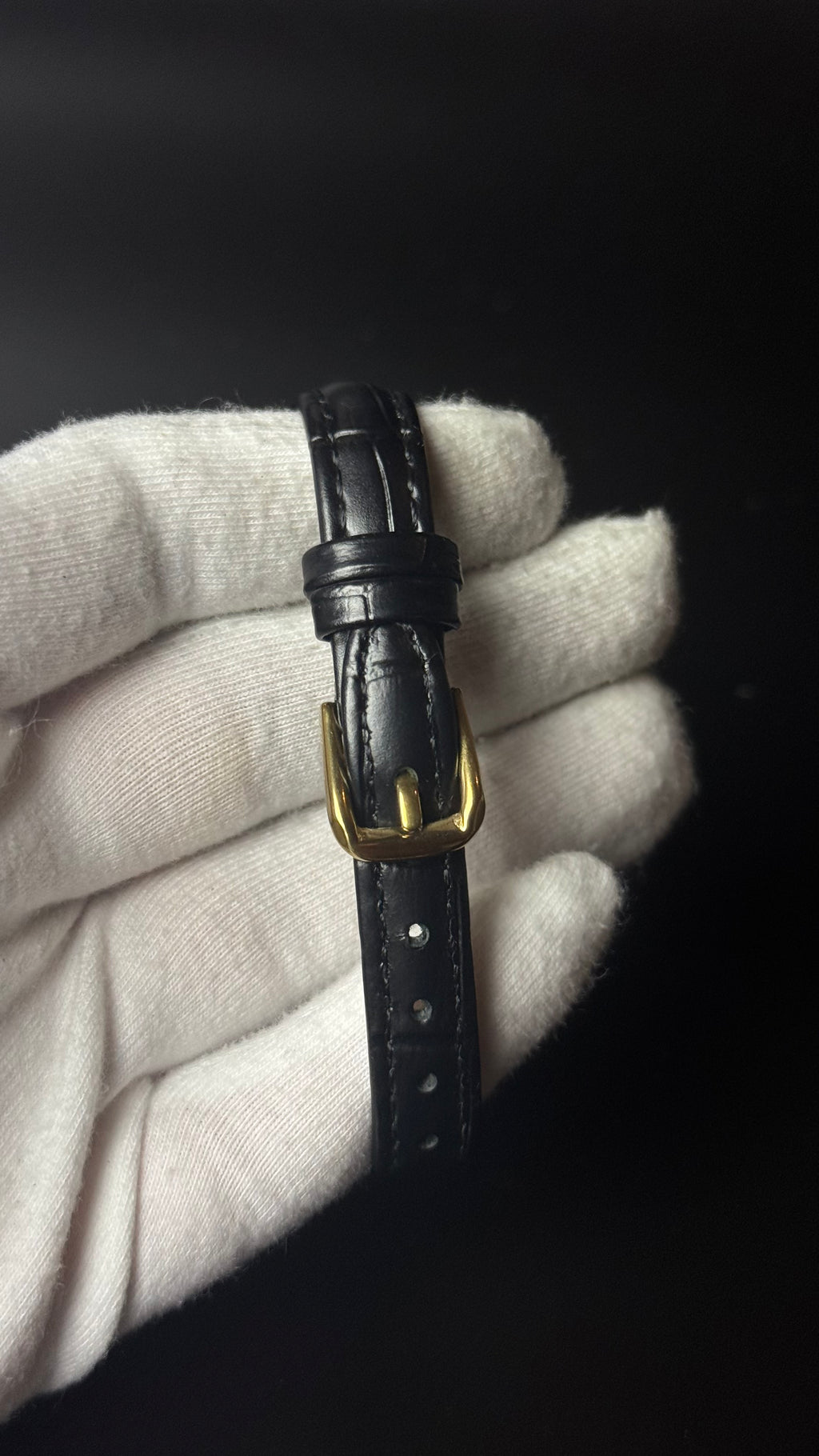 Omega De Ville – kremowa tarcza, cyfry rzymskie