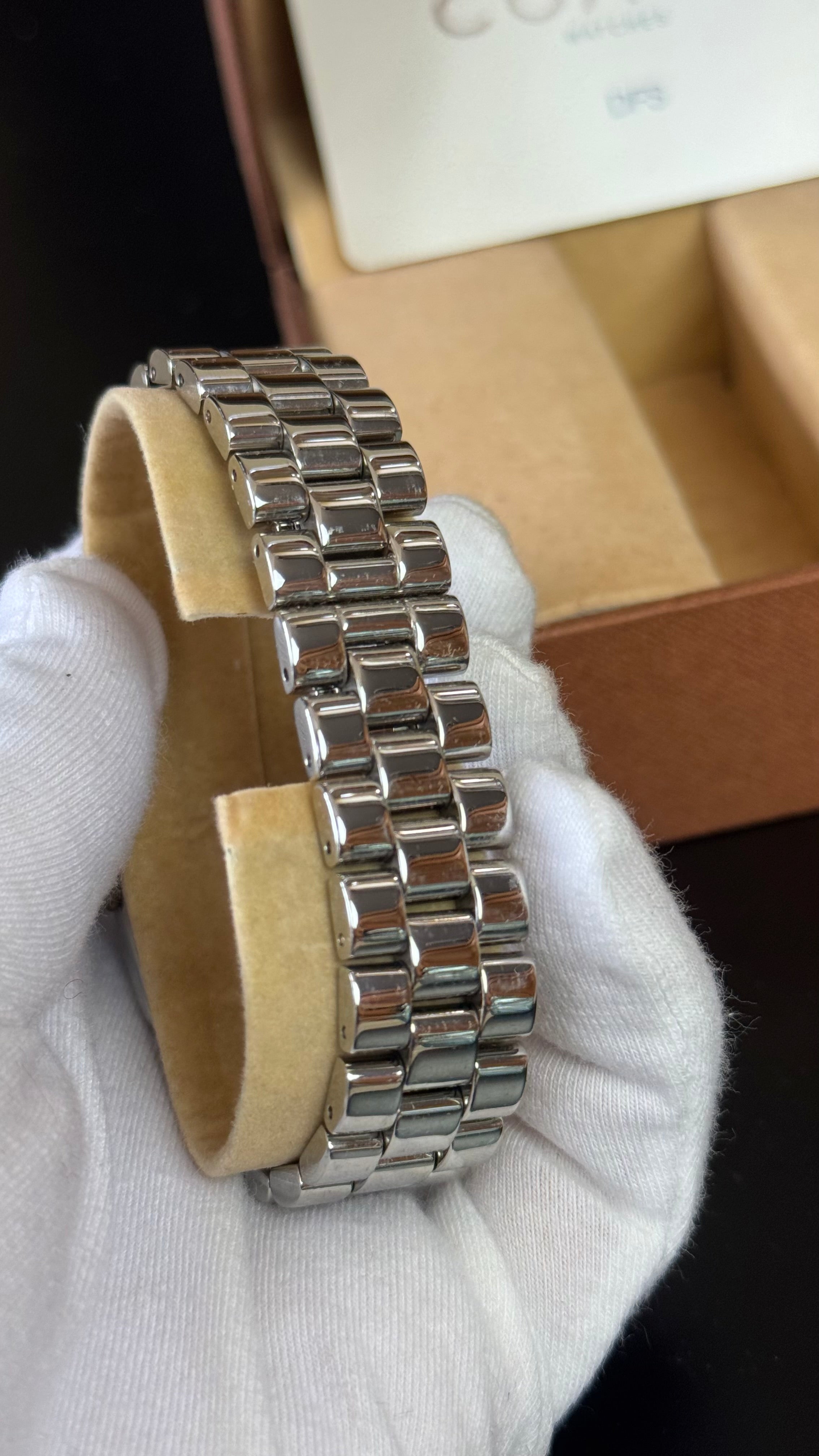 Coach W002A – damski zegarek Swiss Made