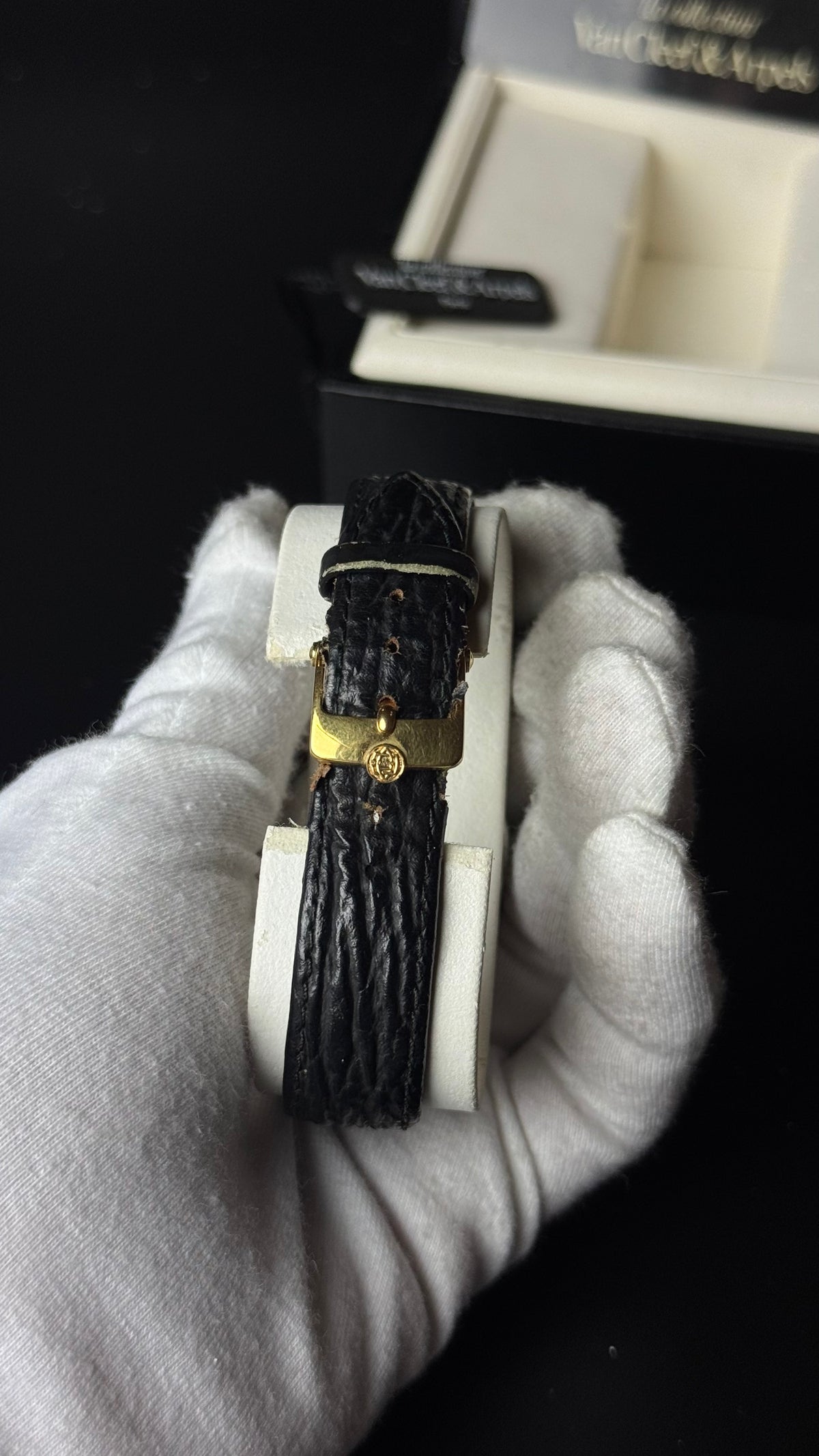 Van Cleef & Arpels La Collection – zegarek vintage z białą tarczą i dwukolorową kopertą