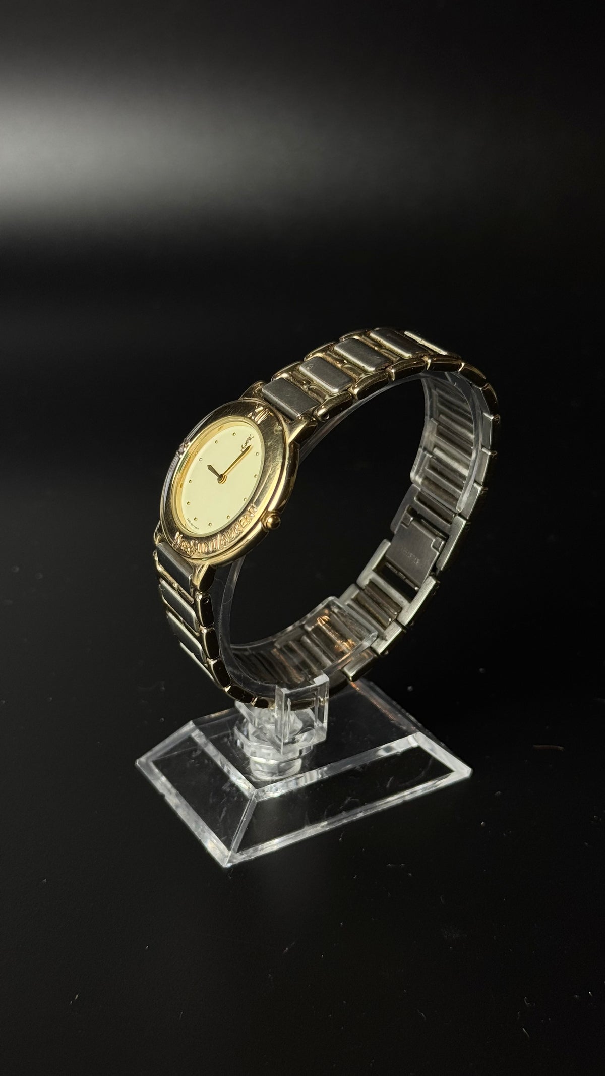 Yves Saint Laurent YSL – kremowa tarcza, dwukolorowa bransoleta