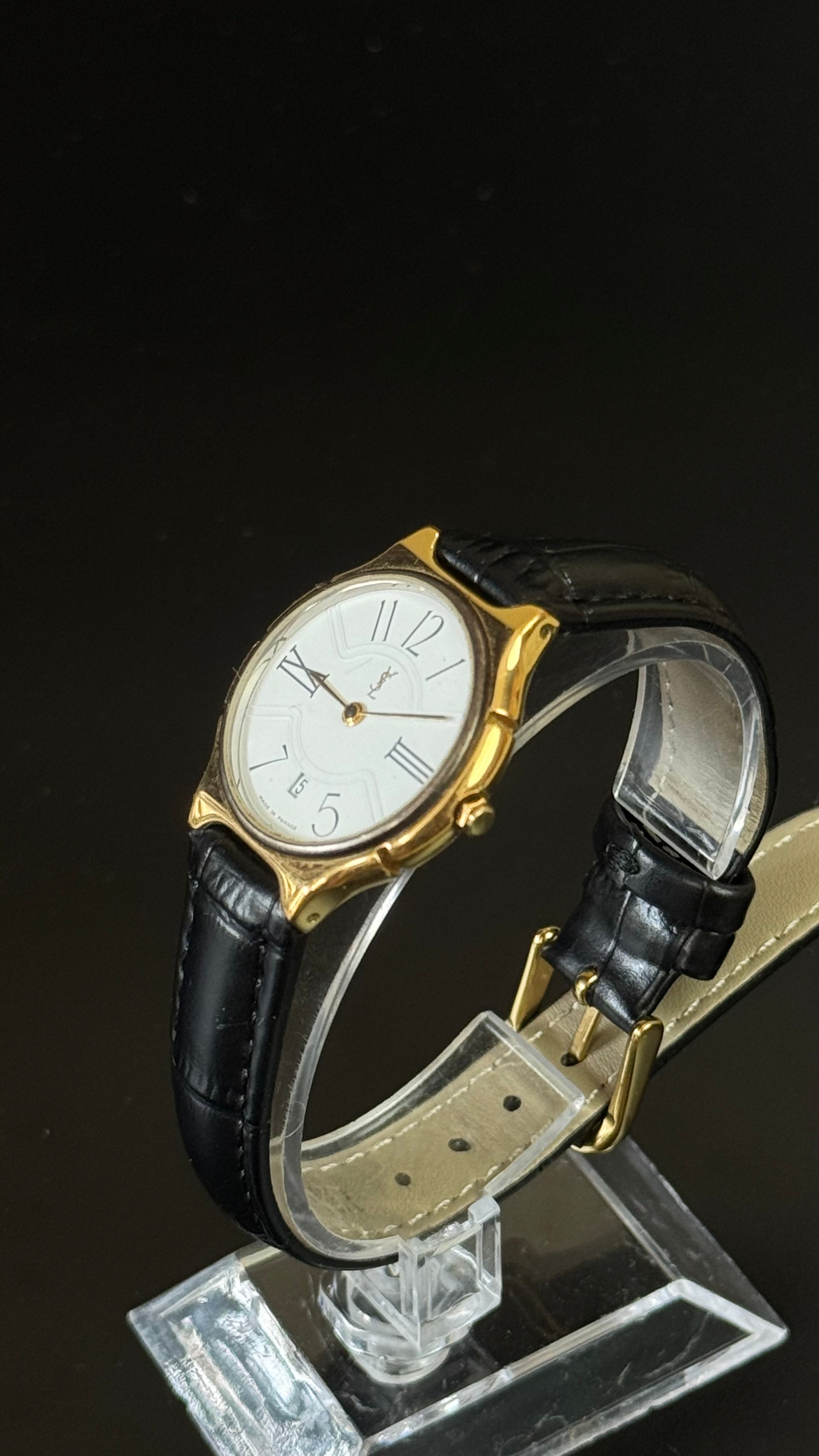 Vintage Yves Saint Laurent 224830 Quartz