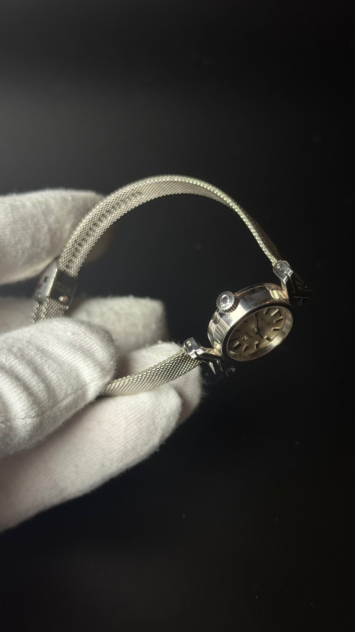 Omega De Ville – koktajlowy, szampańska tarcza, bransoleta mesh