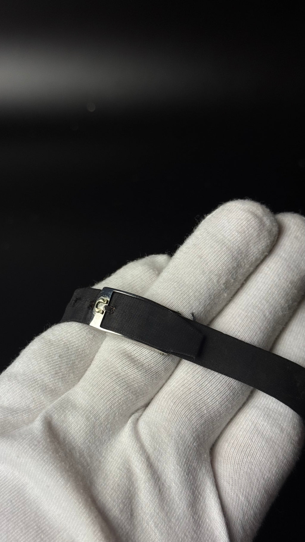 Omega De Ville – zegarek vintage ze srebrną tarczą na czarnym pasku