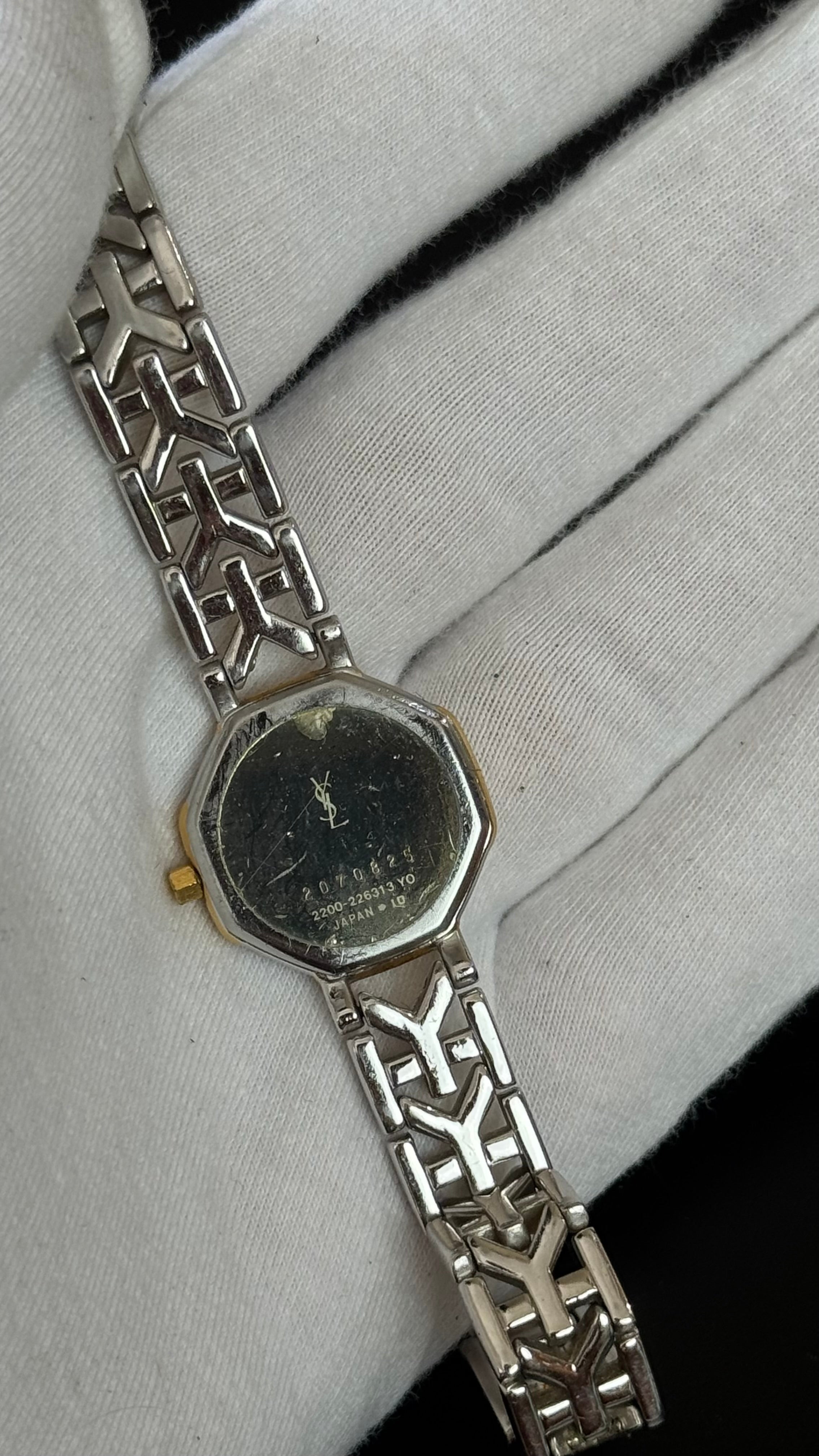 Vintage Yves Saint Laurent 2200-226313 – damski zegarek kwarcowy