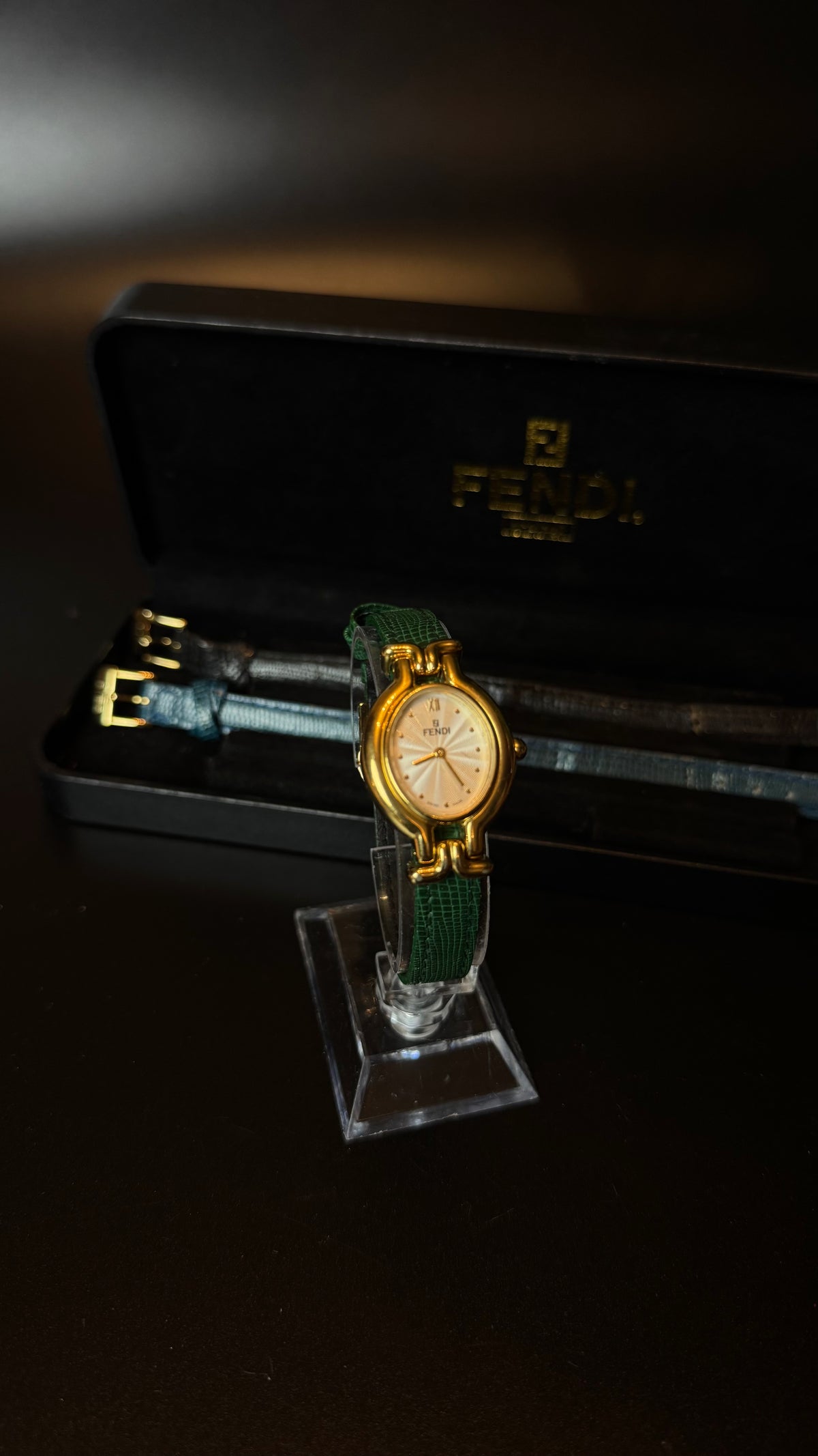 Fendi Vintage – Gold Oval Watch | Złoty zegarek z wymiennymi paskami