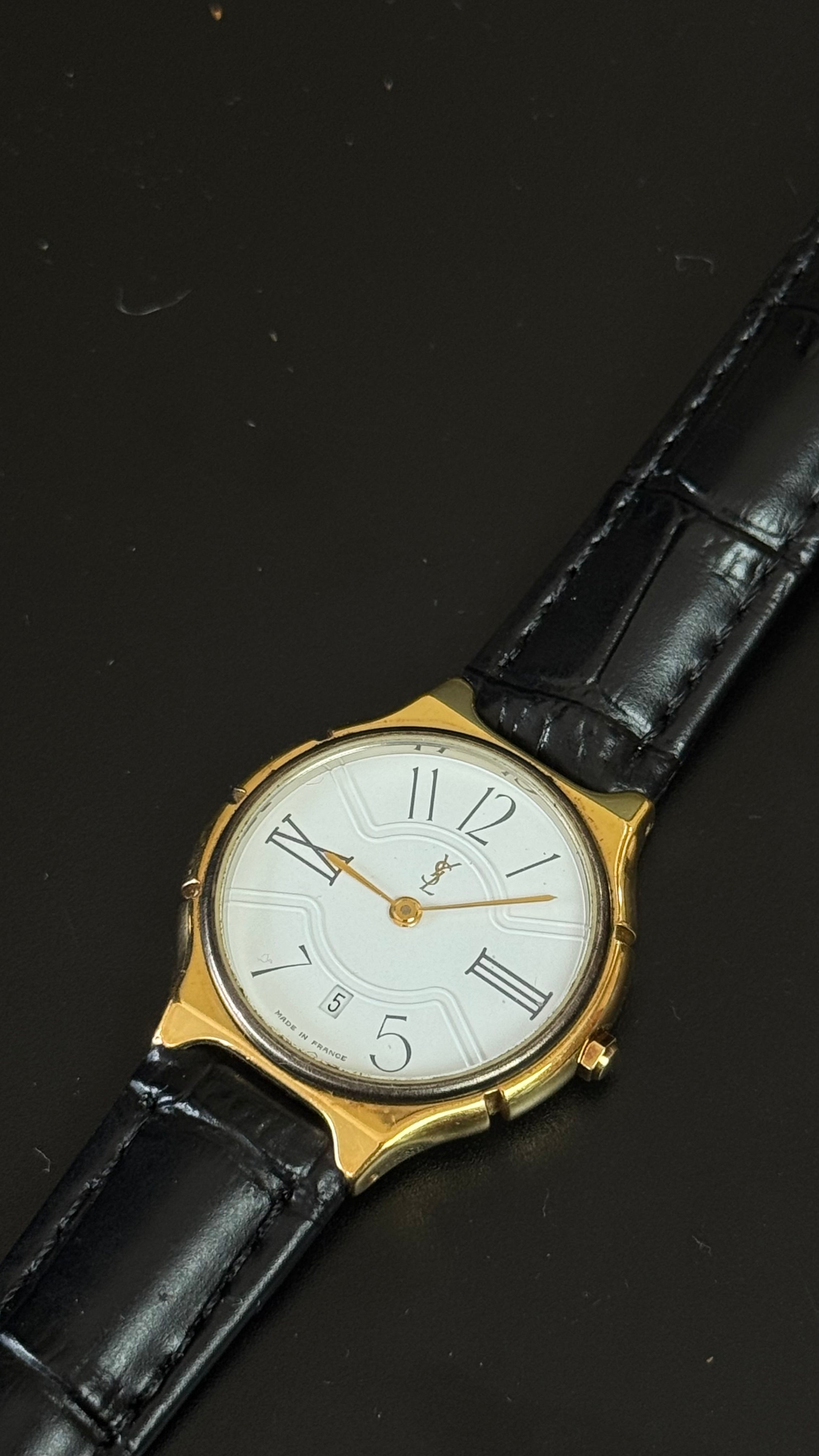 Vintage Yves Saint Laurent 224830 Quartz