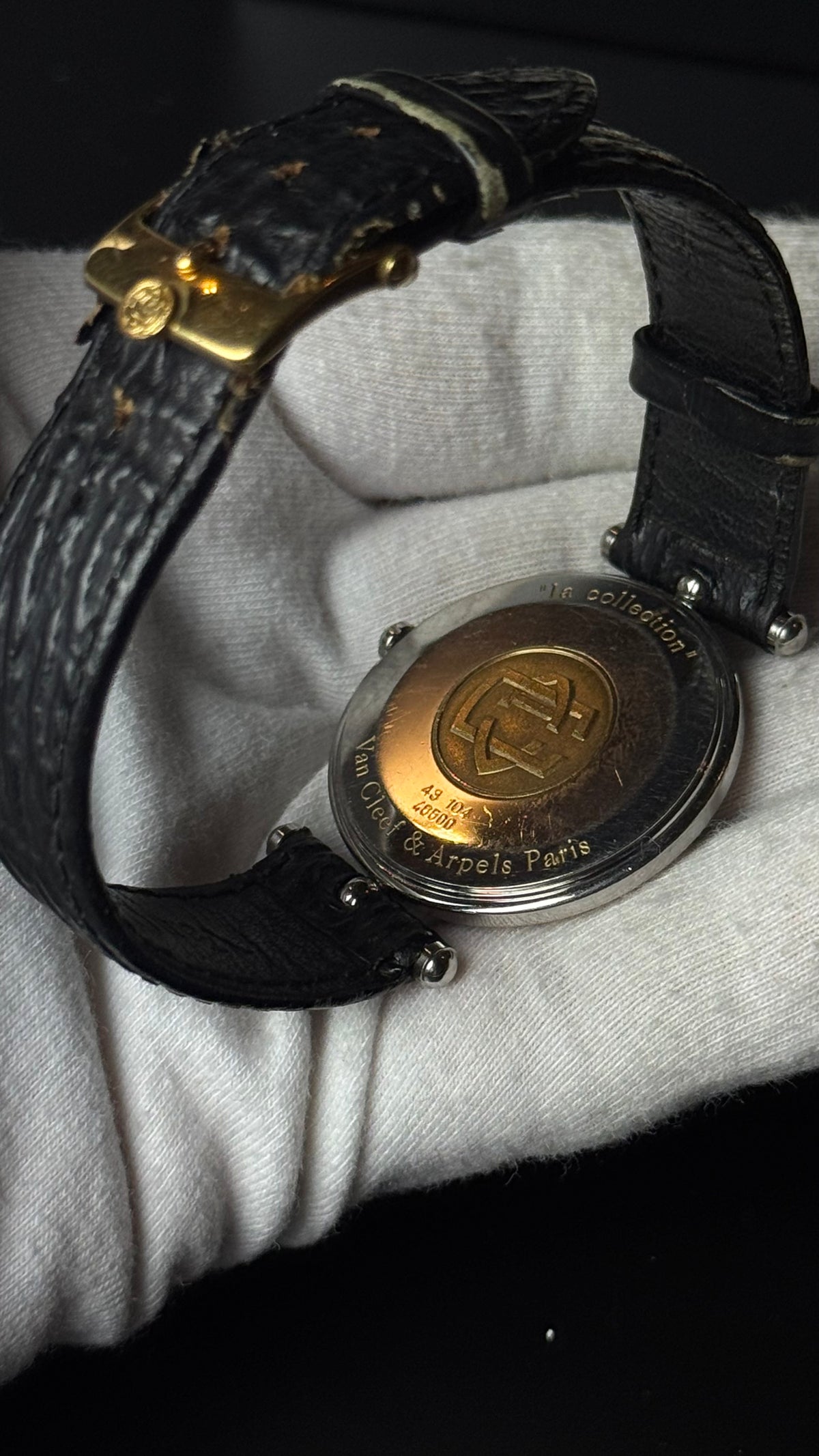 Van Cleef & Arpels La Collection – zegarek vintage z białą tarczą i dwukolorową kopertą