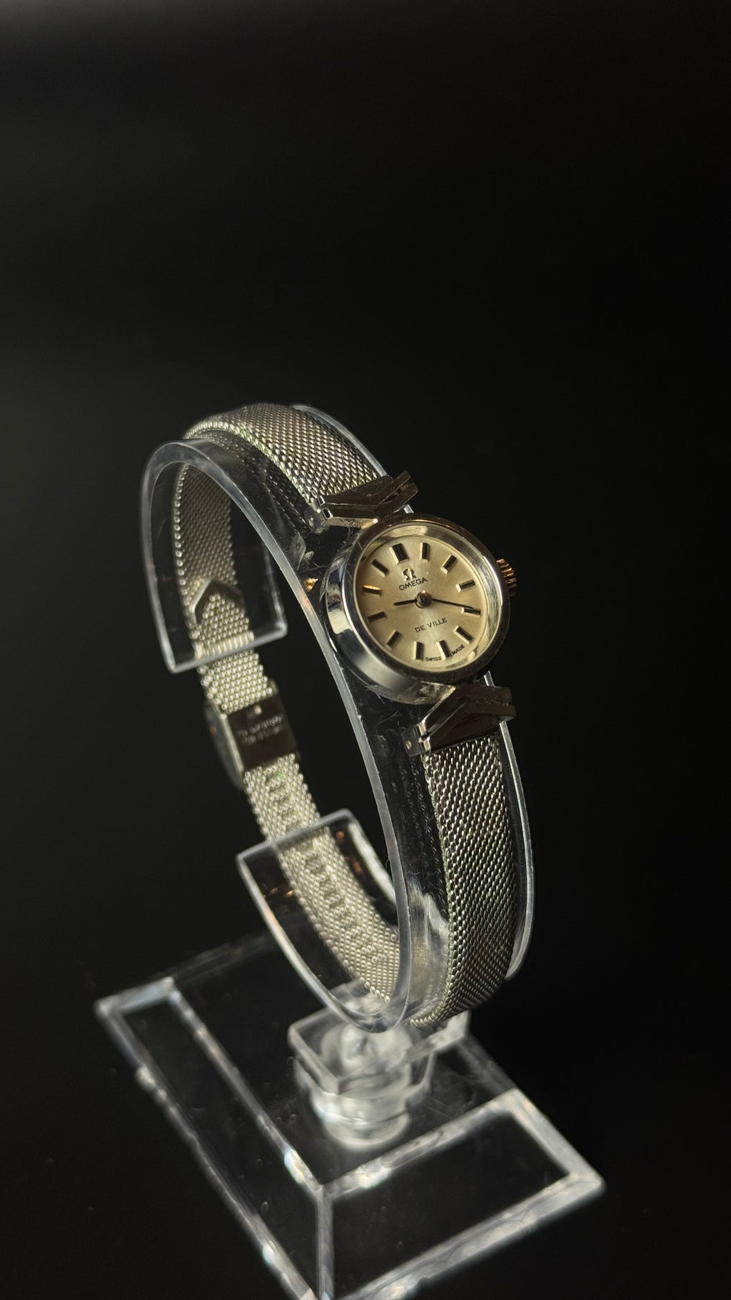 Omega De Ville – koktajlowy, szampańska tarcza, bransoleta mesh