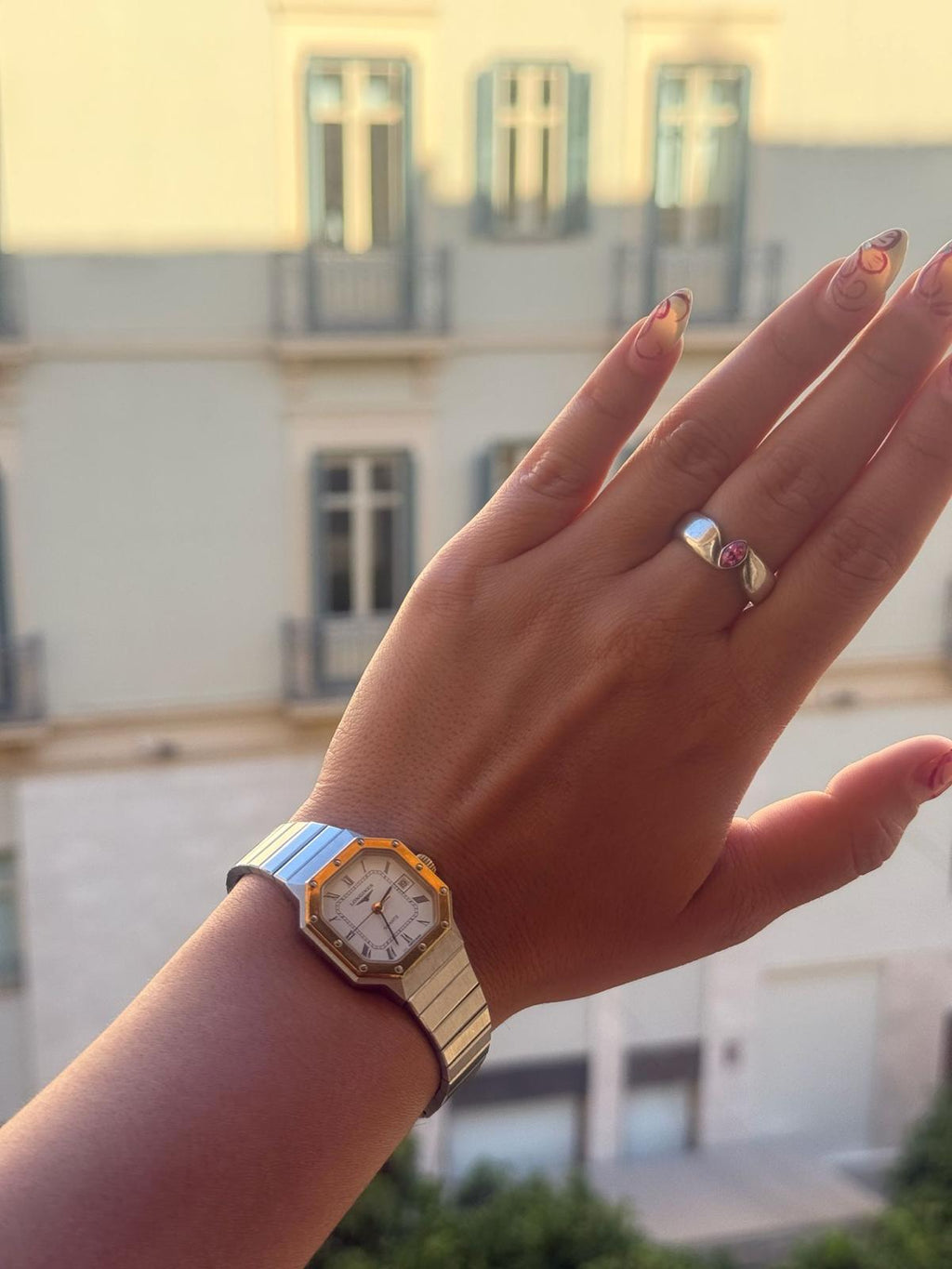Longines kwarcowy ze śrubowanym bezelem